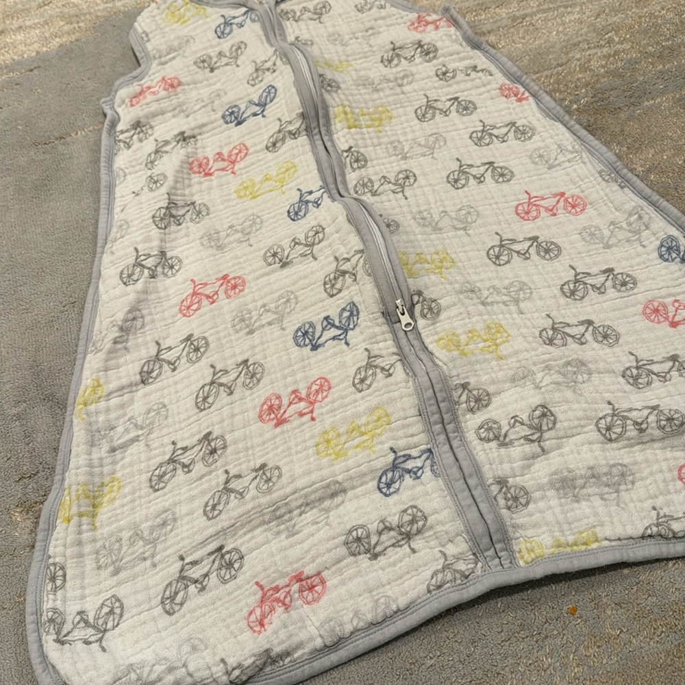 Aden + Anais sleep sack 6-12 months with bicycles on it - Picture 2 of 4